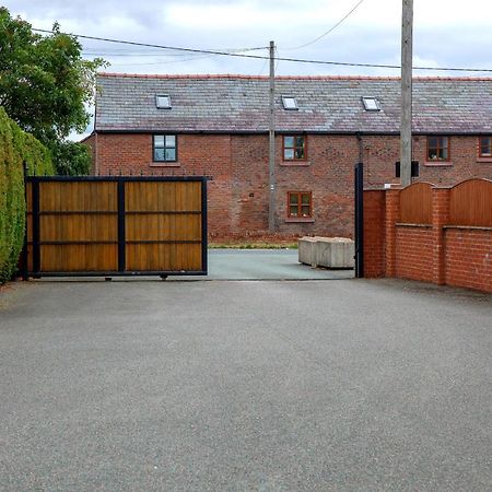 Bed and Breakfast Lenox Farm Liverpool Exterior foto